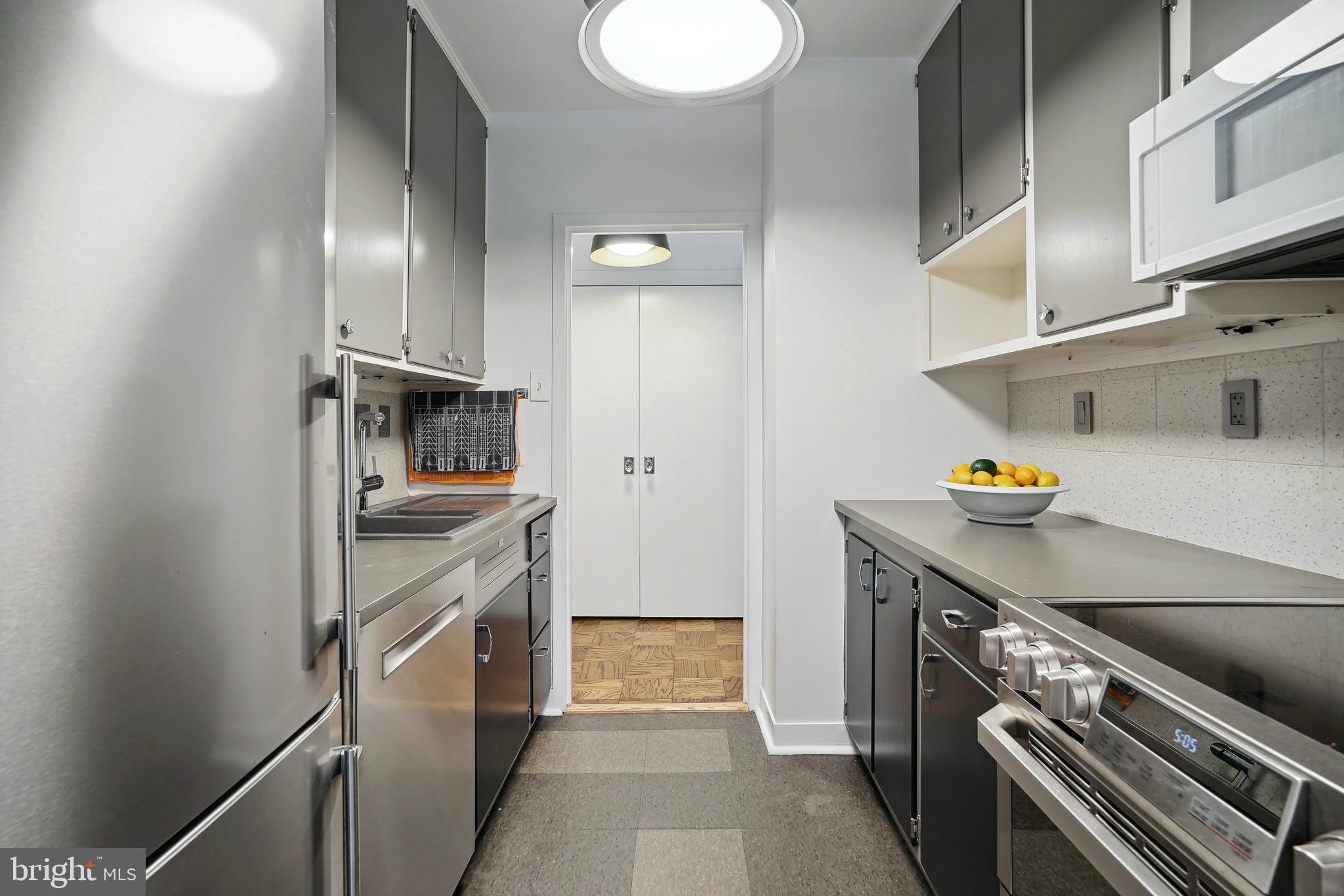4101 CATHEDRAL AVENUE NW Unit: 107