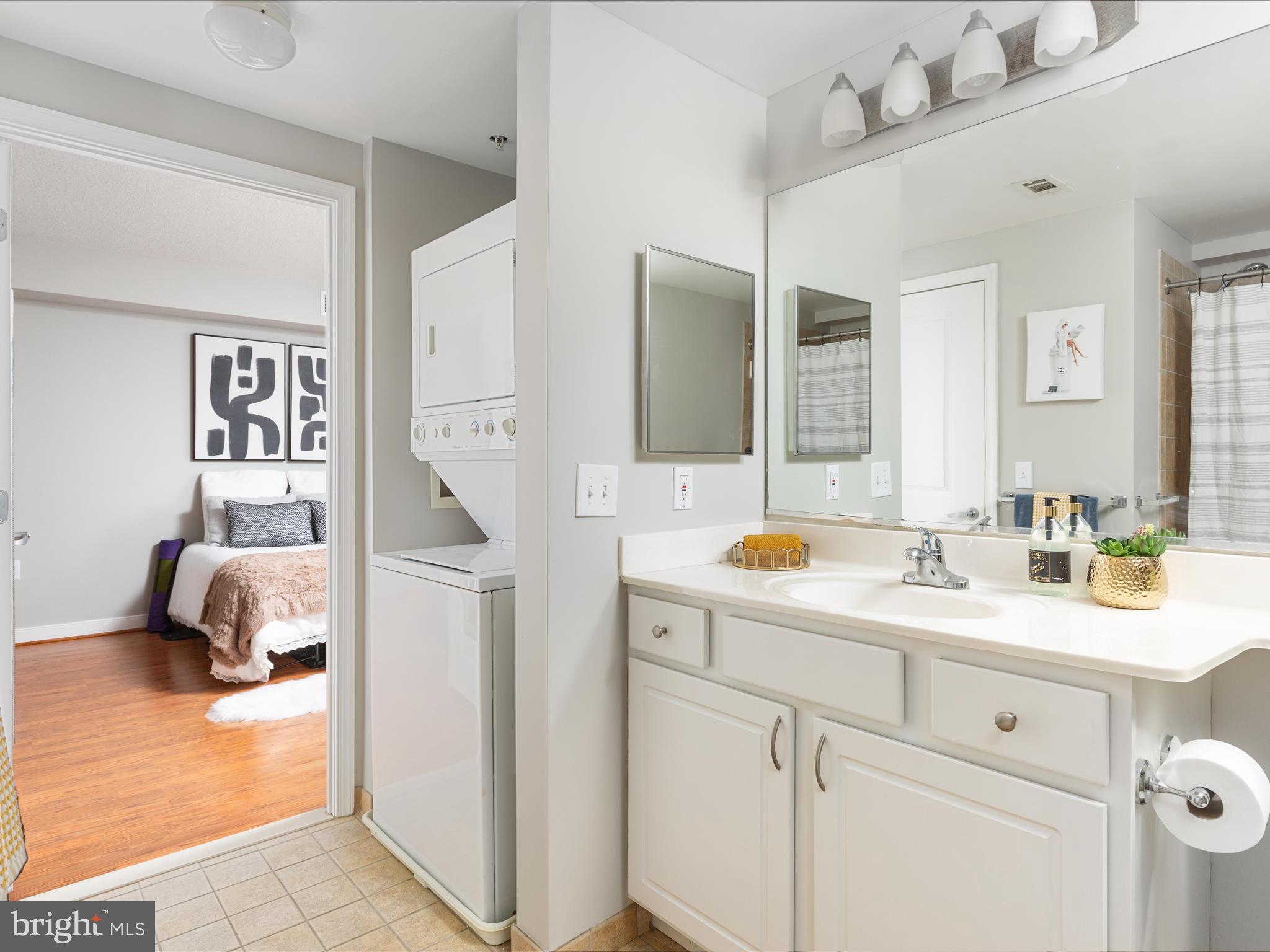 555 Massachusetts Ave NW #814