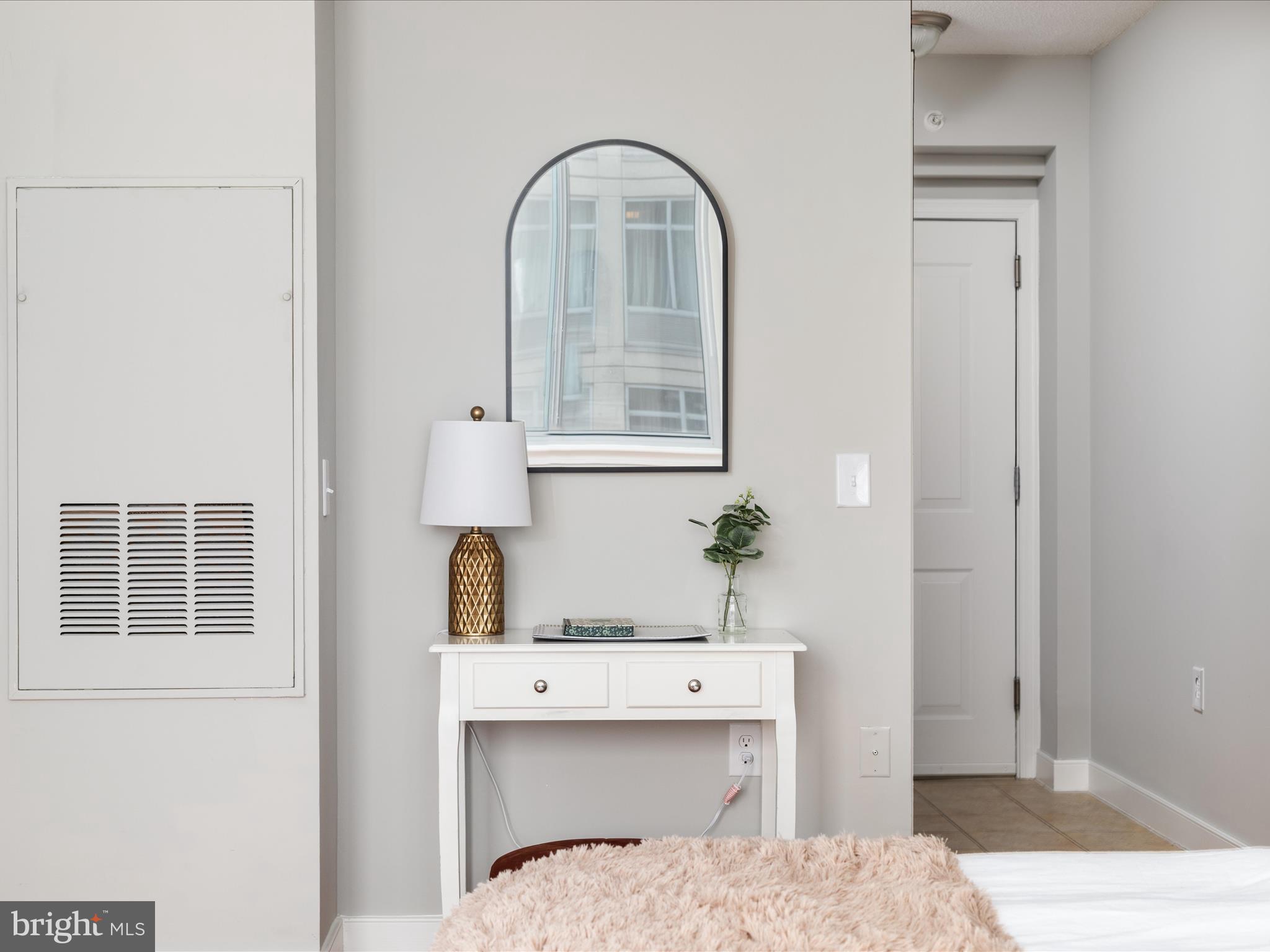 555 Massachusetts Ave NW #814