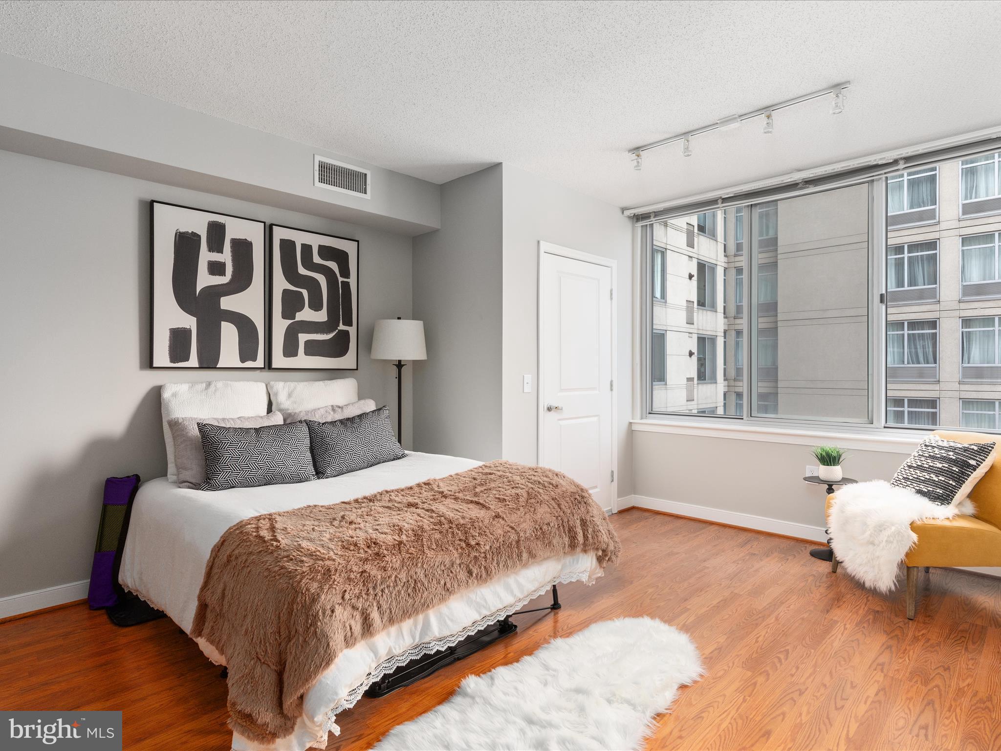 555 Massachusetts Ave NW #814