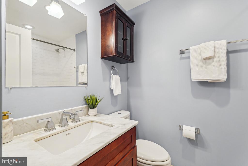 1840 Vernon St NW #207