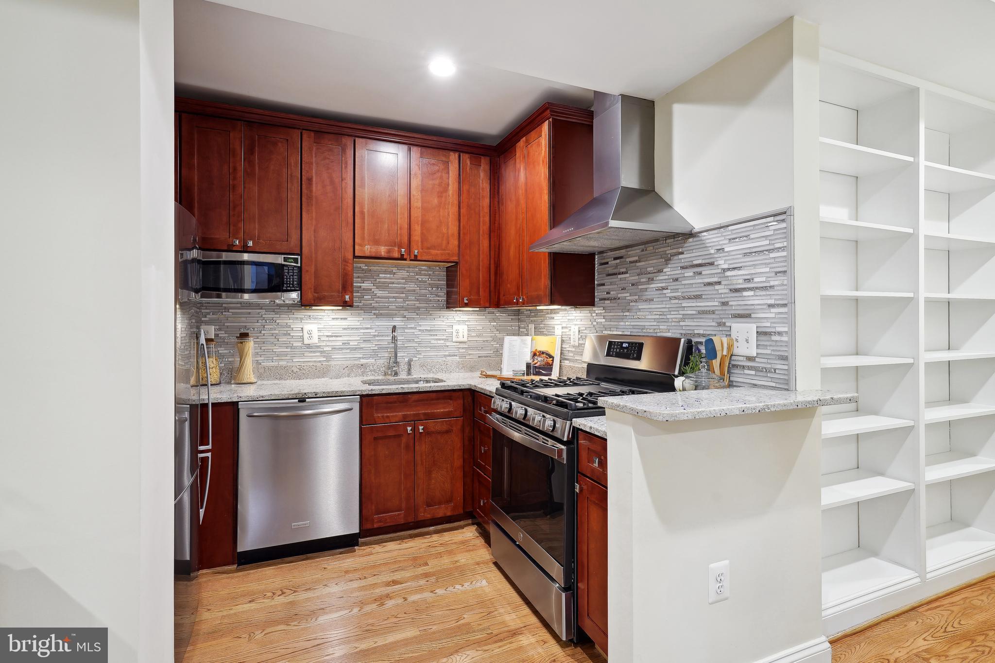 1840 Vernon St NW #207