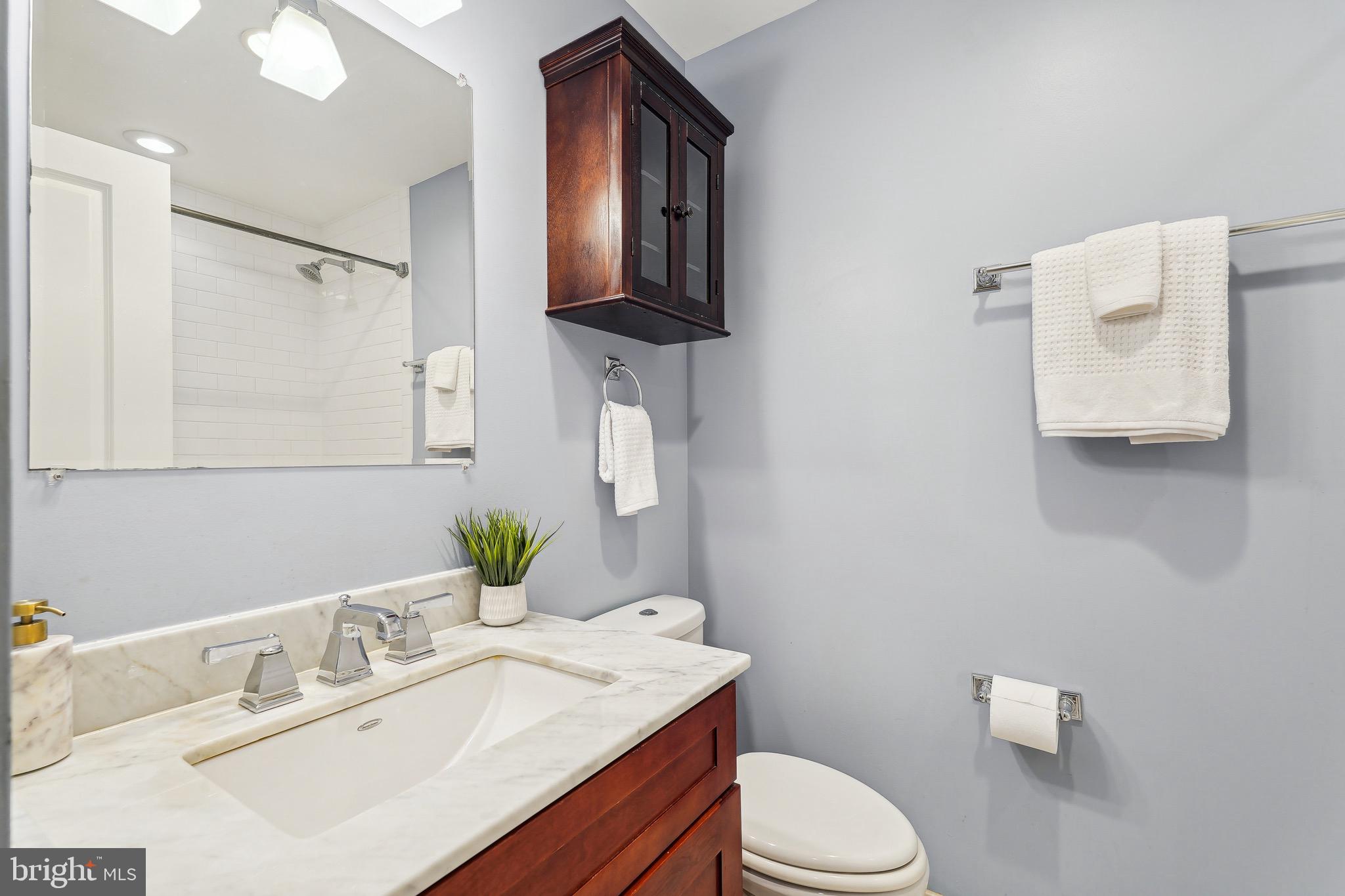 1840 Vernon St NW #207