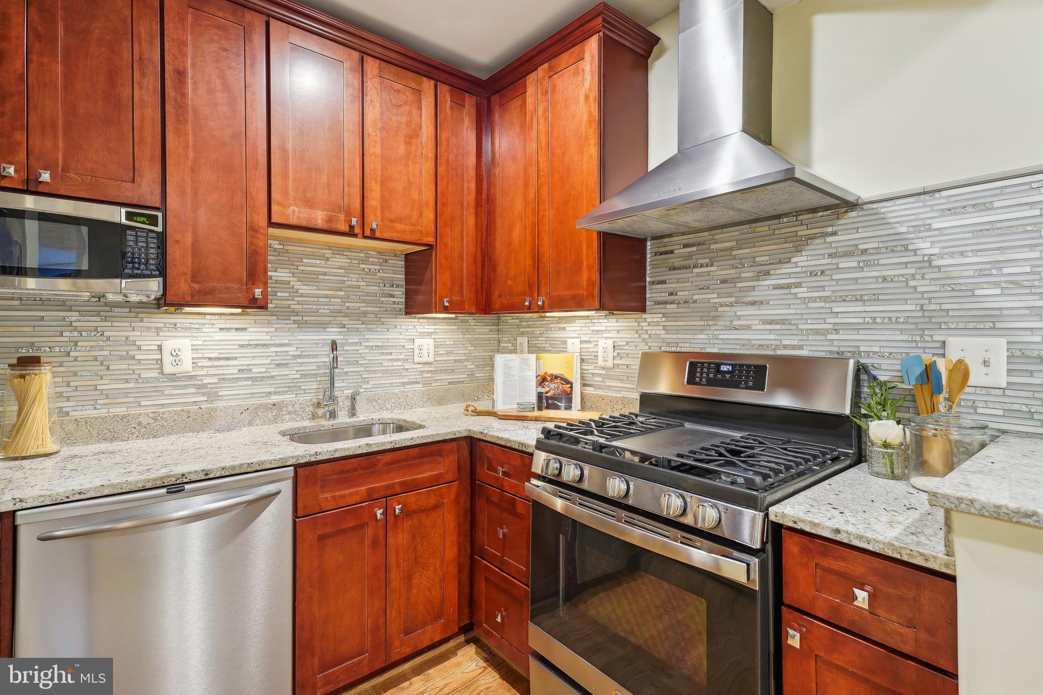 1840 Vernon St NW #207