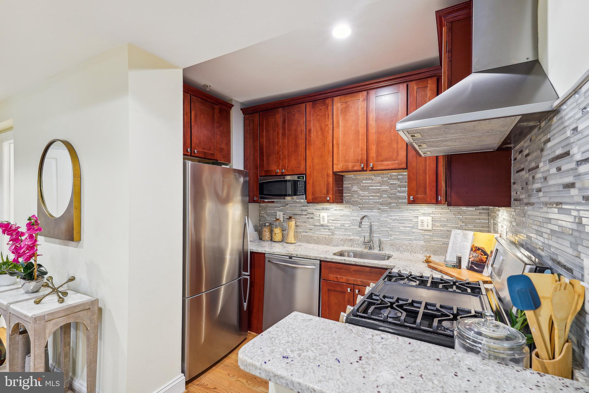 1840 Vernon St NW #207