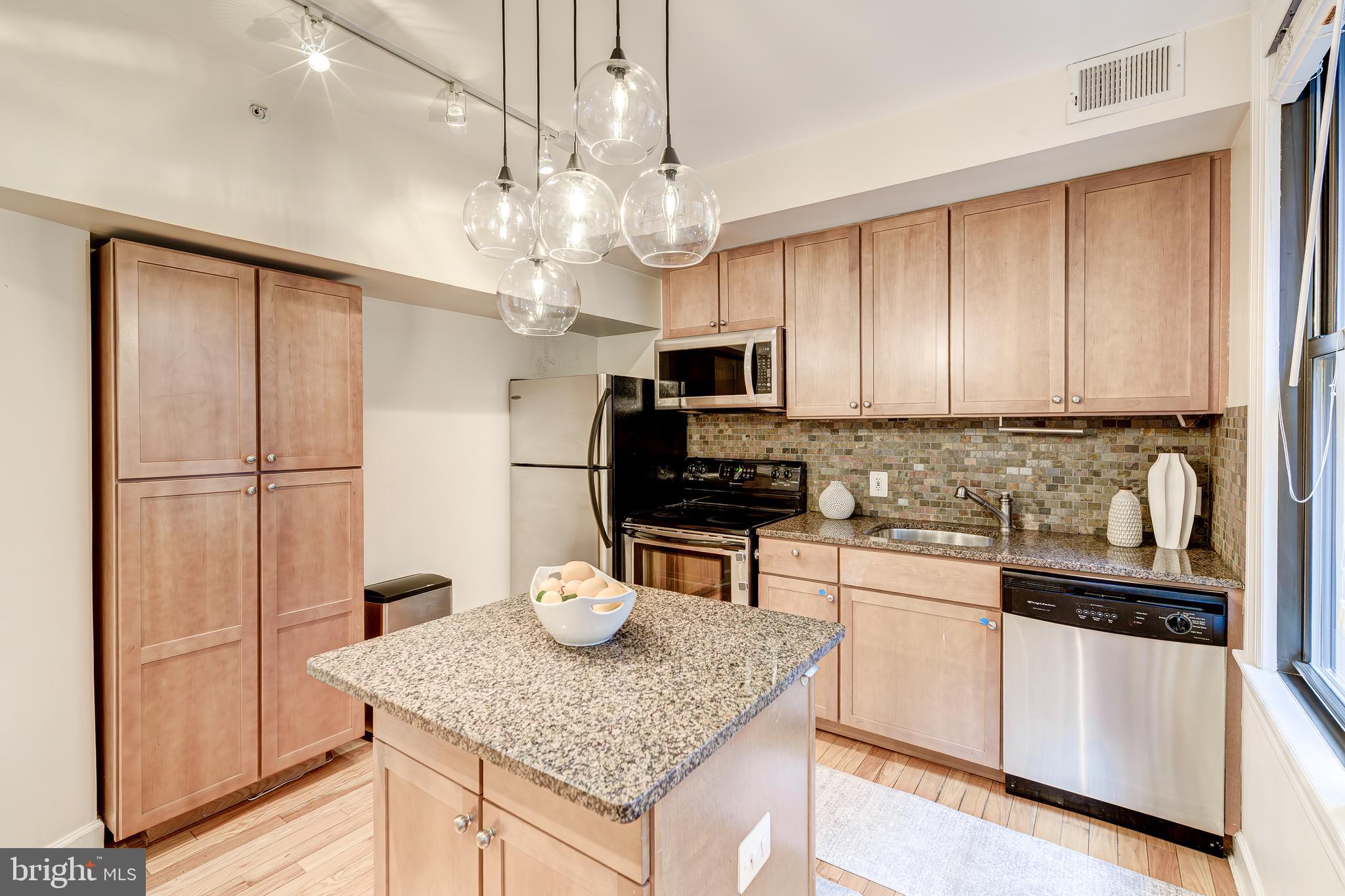 1858 California St NW #20