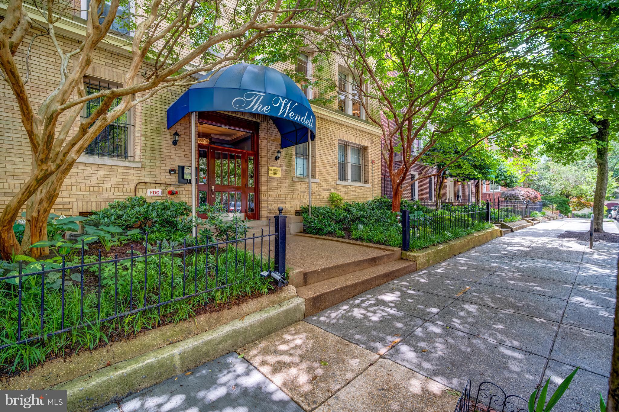 1858 California St NW #20