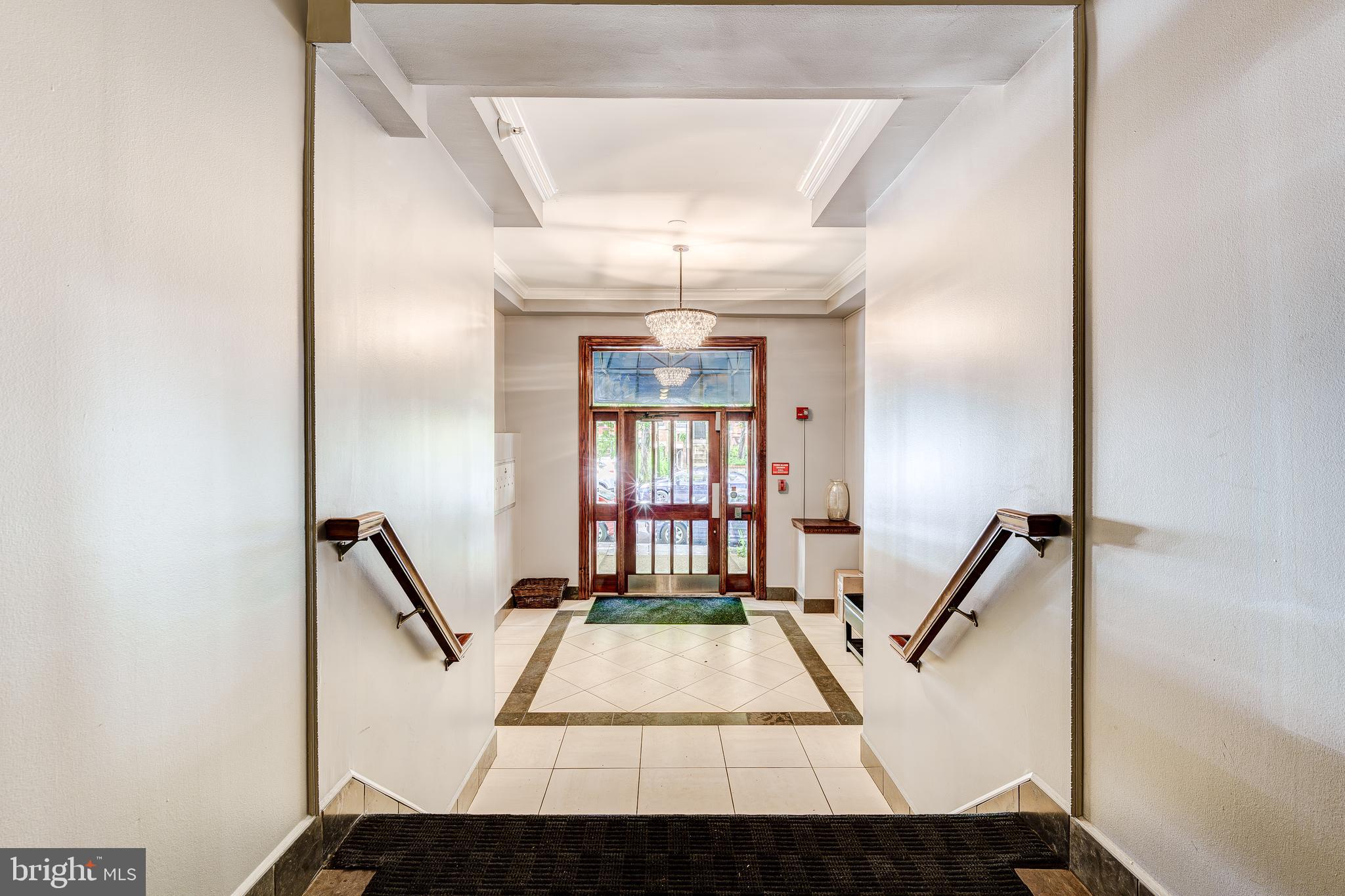1858 California St NW #20