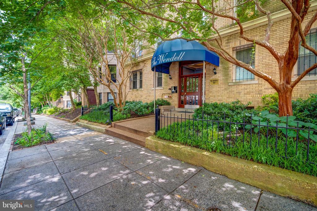 1858 California St NW #20