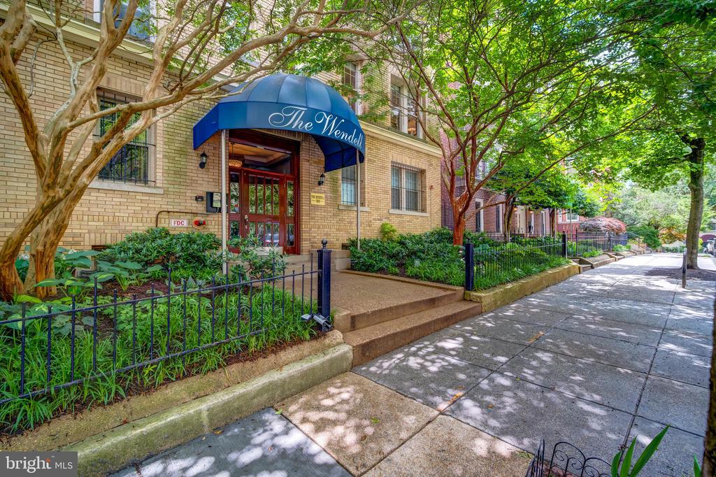 1858 California St NW #20