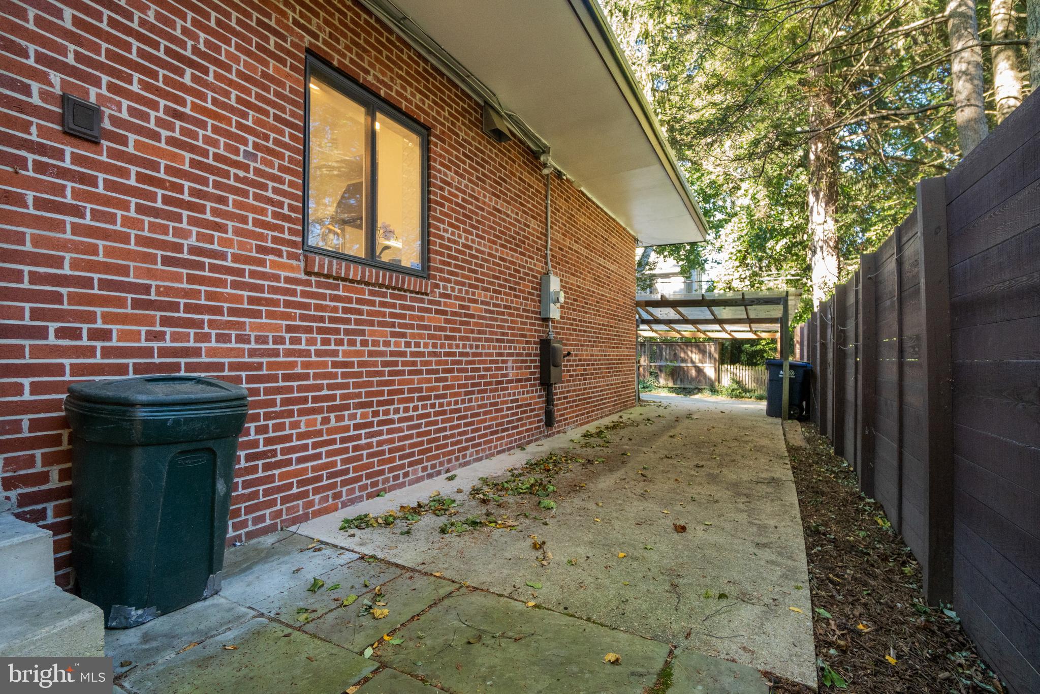 3721 HUNTINGTON ST NW