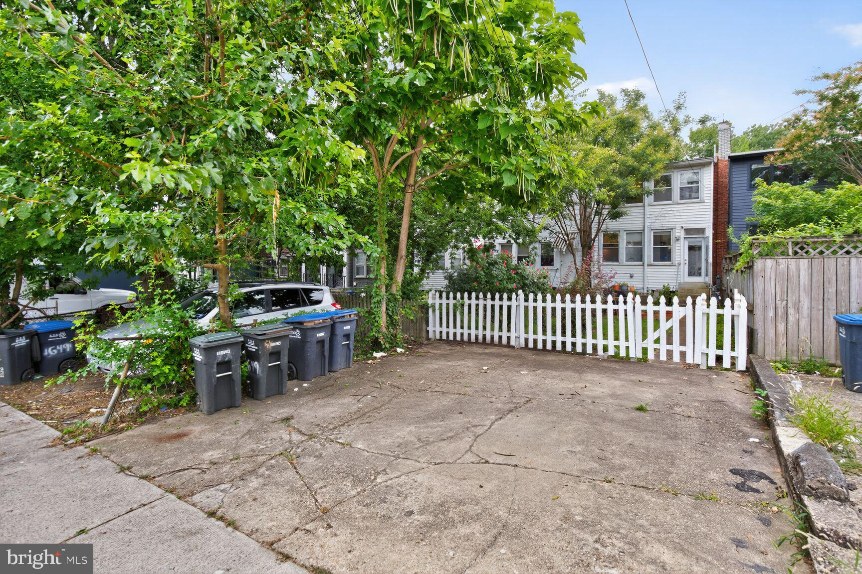 649 IRVING STREET NW