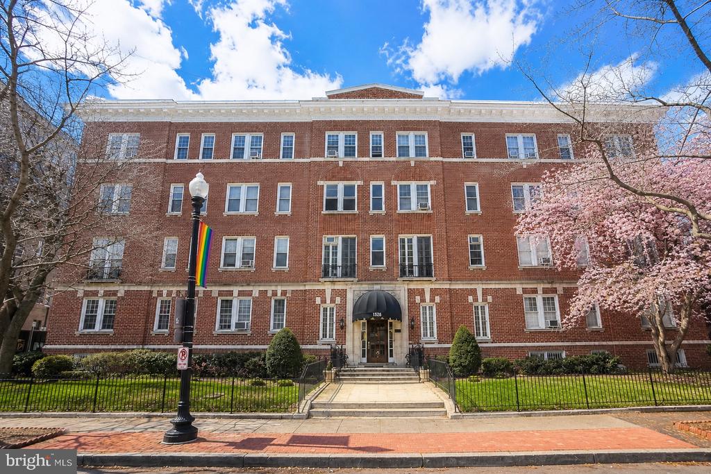 1526 17TH STREET NW Unit: 304