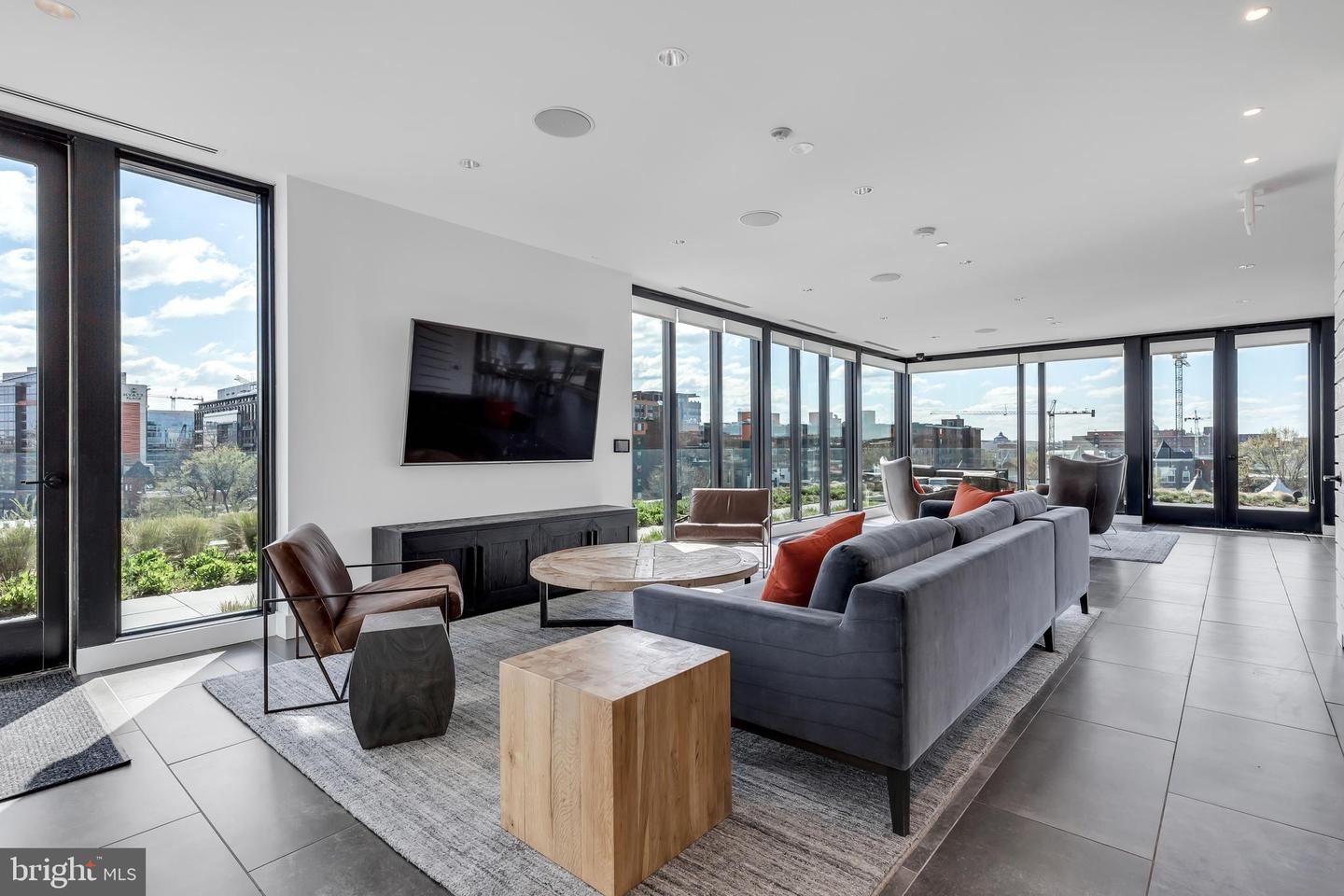 57 N St NW #329