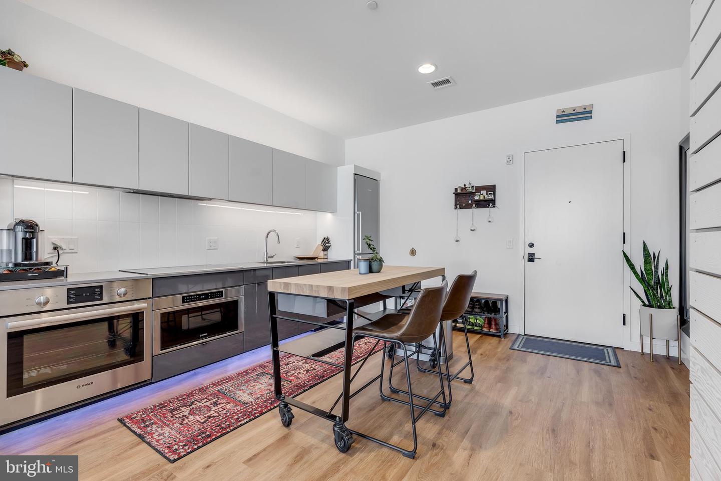 57 N St NW #329