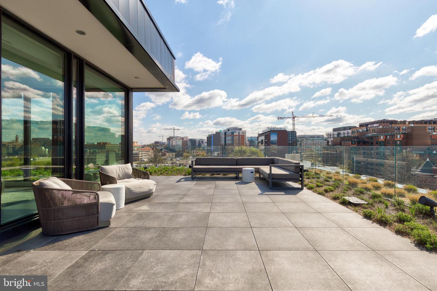 57 N St NW #329