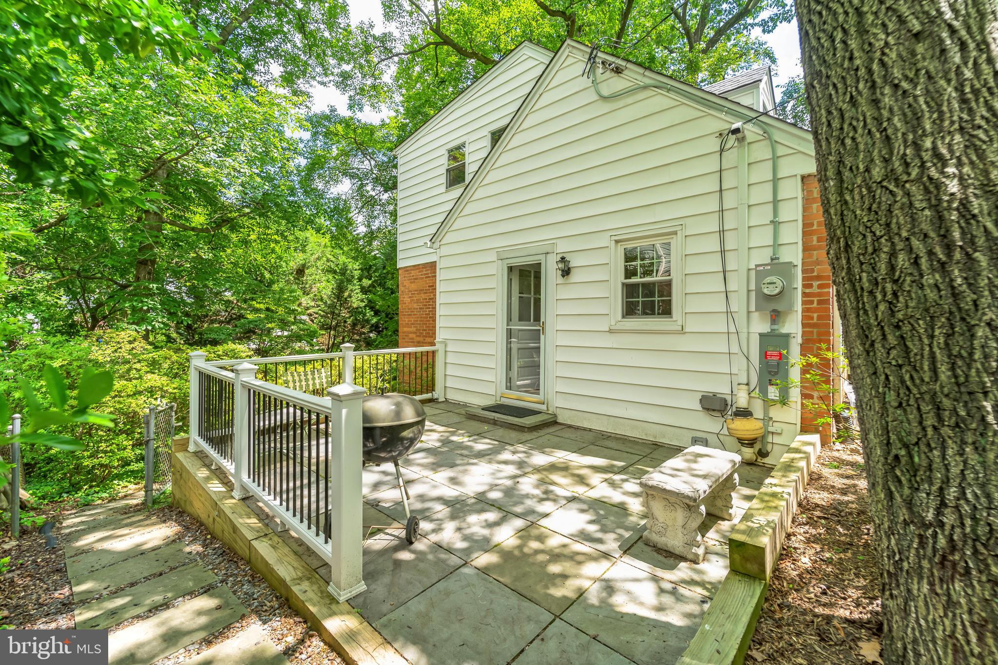 8907 Sudbury Rd