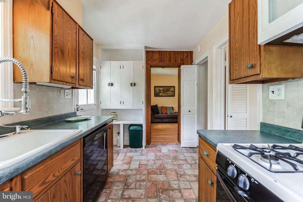 8907 Sudbury Rd