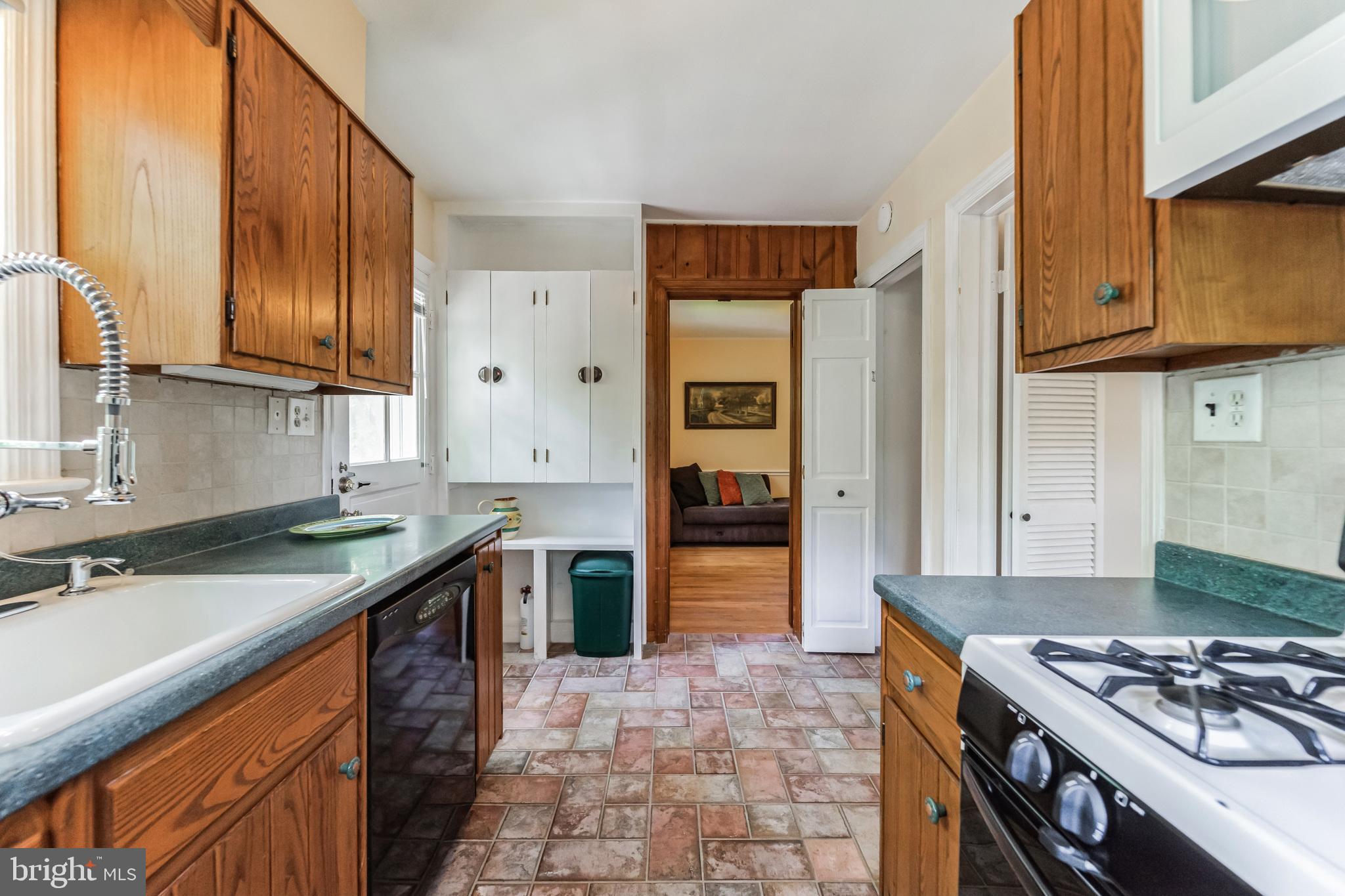 8907 Sudbury Rd