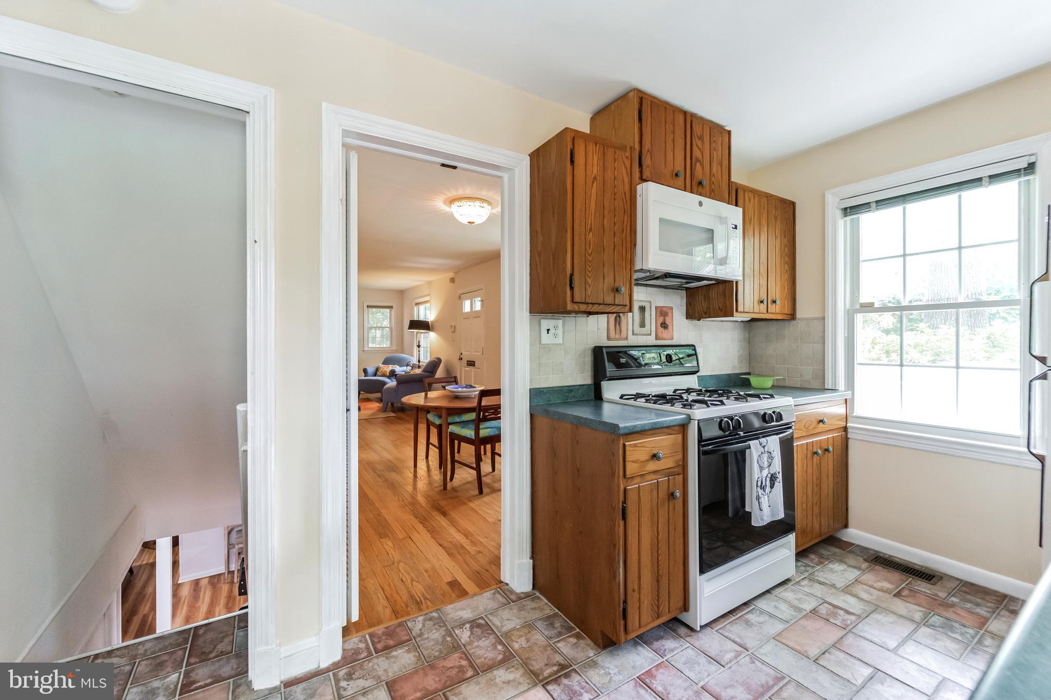 8907 Sudbury Rd