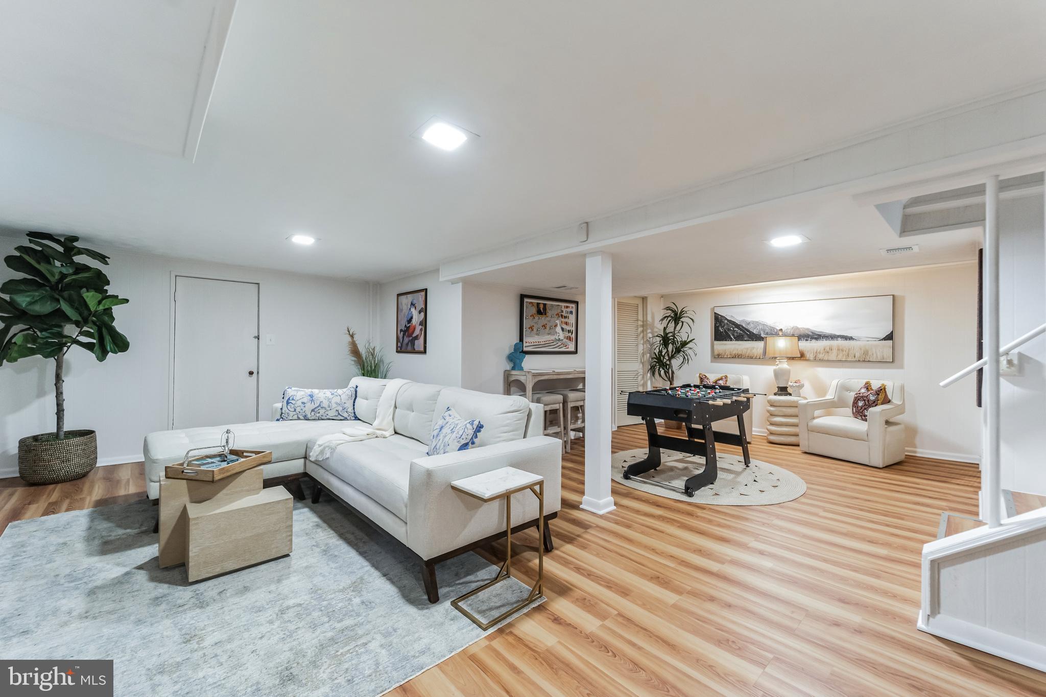 8907 Sudbury Rd