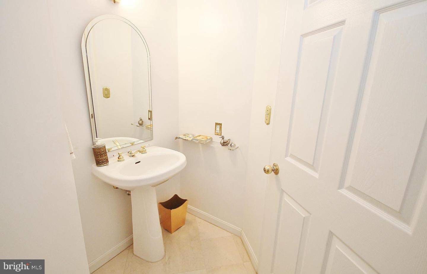 2151 JAMIESON AVENUE Unit: 1809