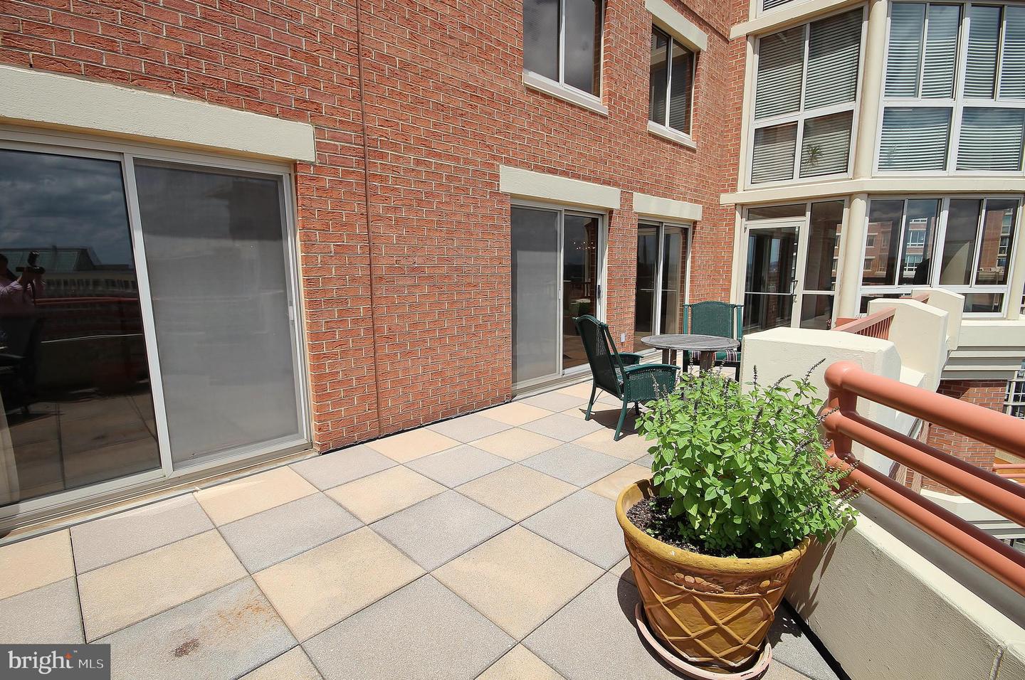 2151 JAMIESON AVENUE Unit: 1809