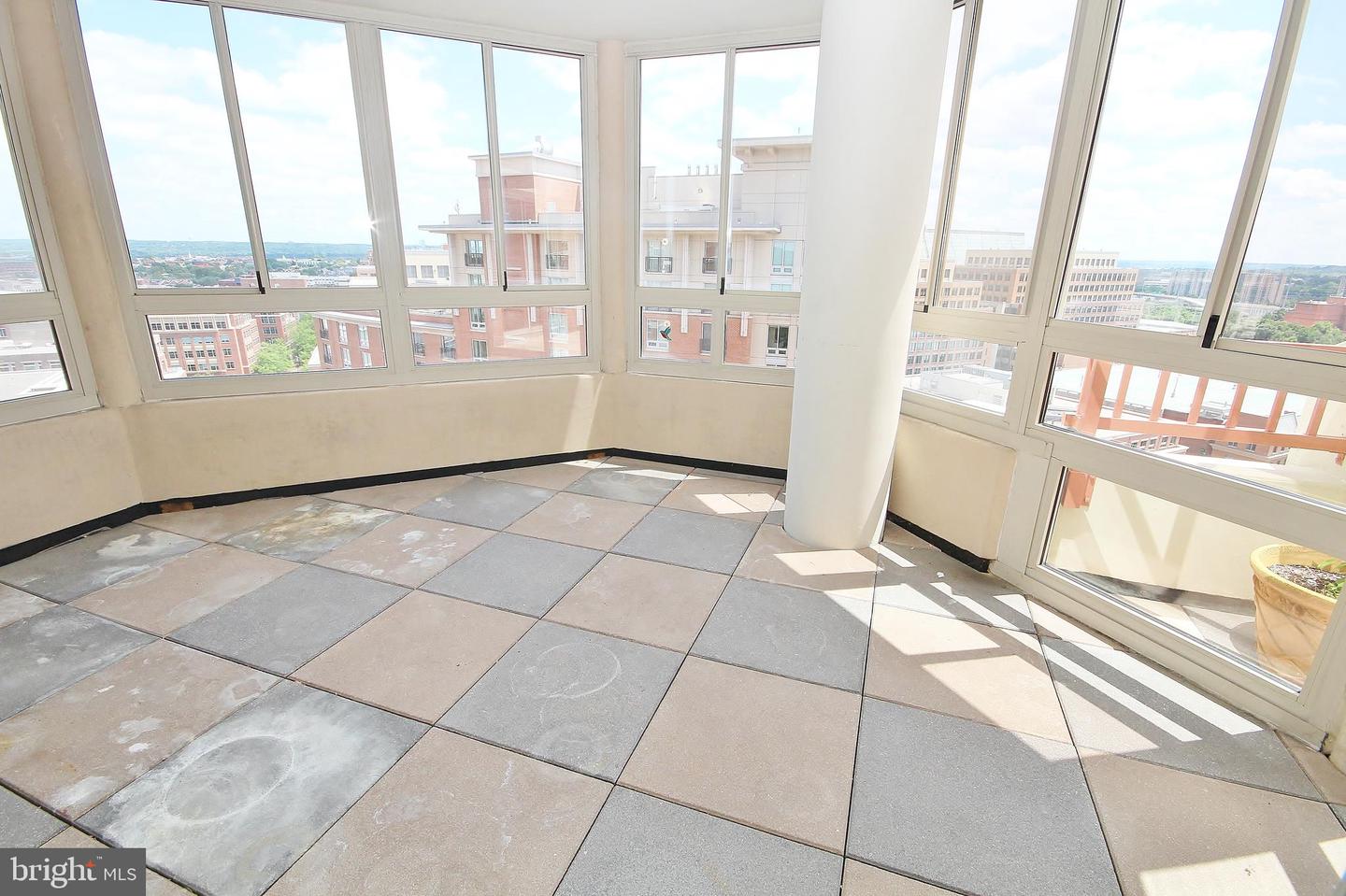 2151 JAMIESON AVENUE Unit: 1809