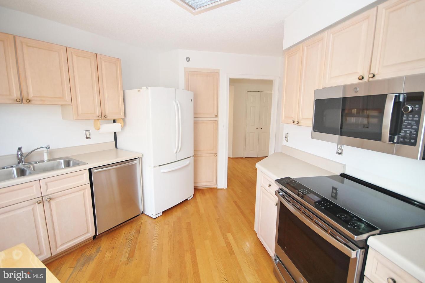 2151 JAMIESON AVENUE Unit: 1809