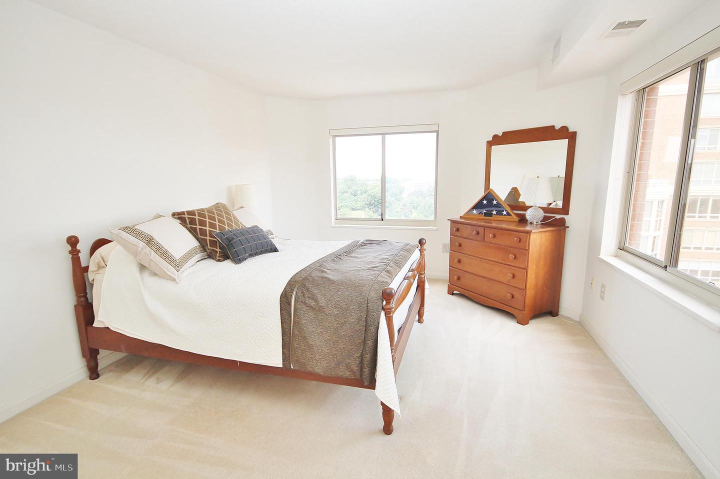 2151 JAMIESON AVENUE Unit: 1809