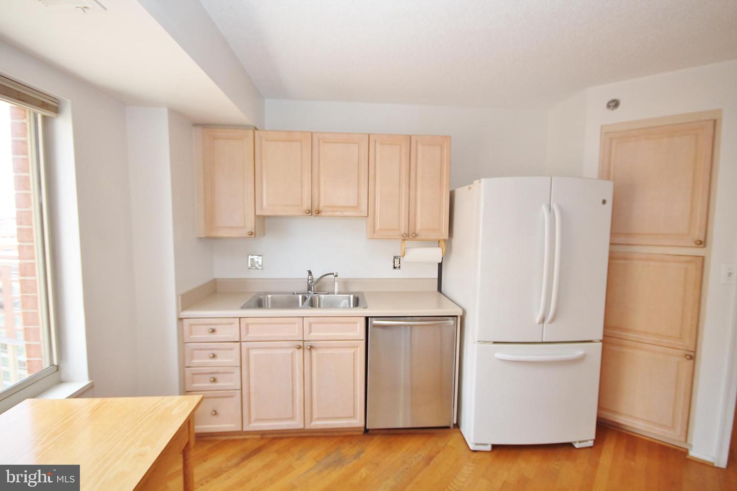 2151 JAMIESON AVENUE Unit: 1809
