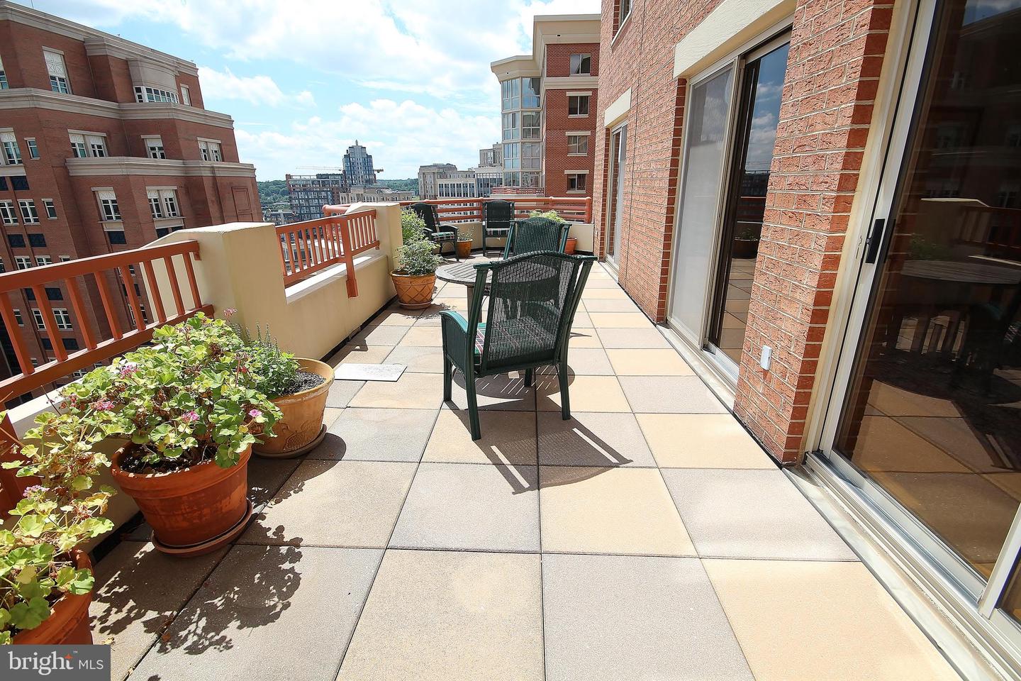 2151 JAMIESON AVENUE Unit: 1809