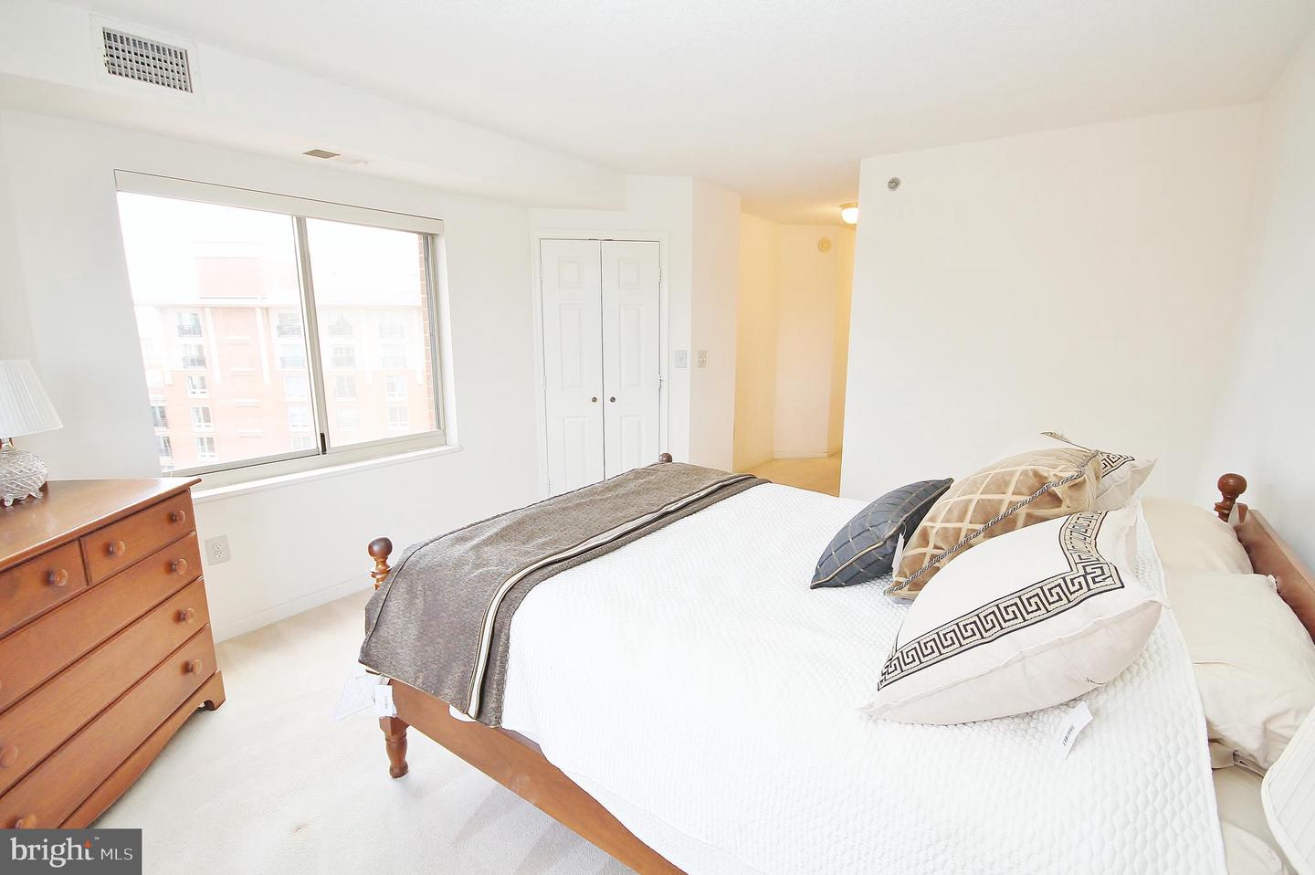 2151 JAMIESON AVENUE Unit: 1809