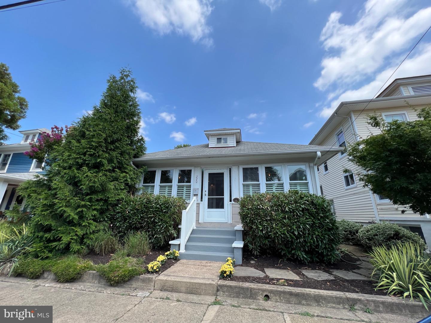 220 E DEL RAY AVENUE