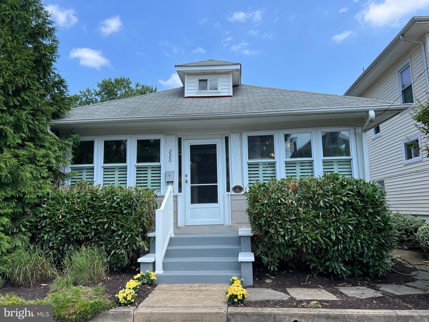 220 E DEL RAY AVENUE