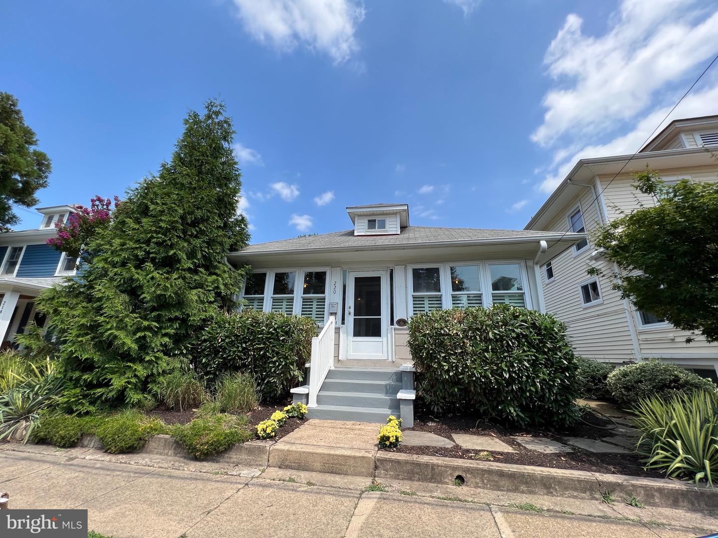 220 E DEL RAY AVENUE