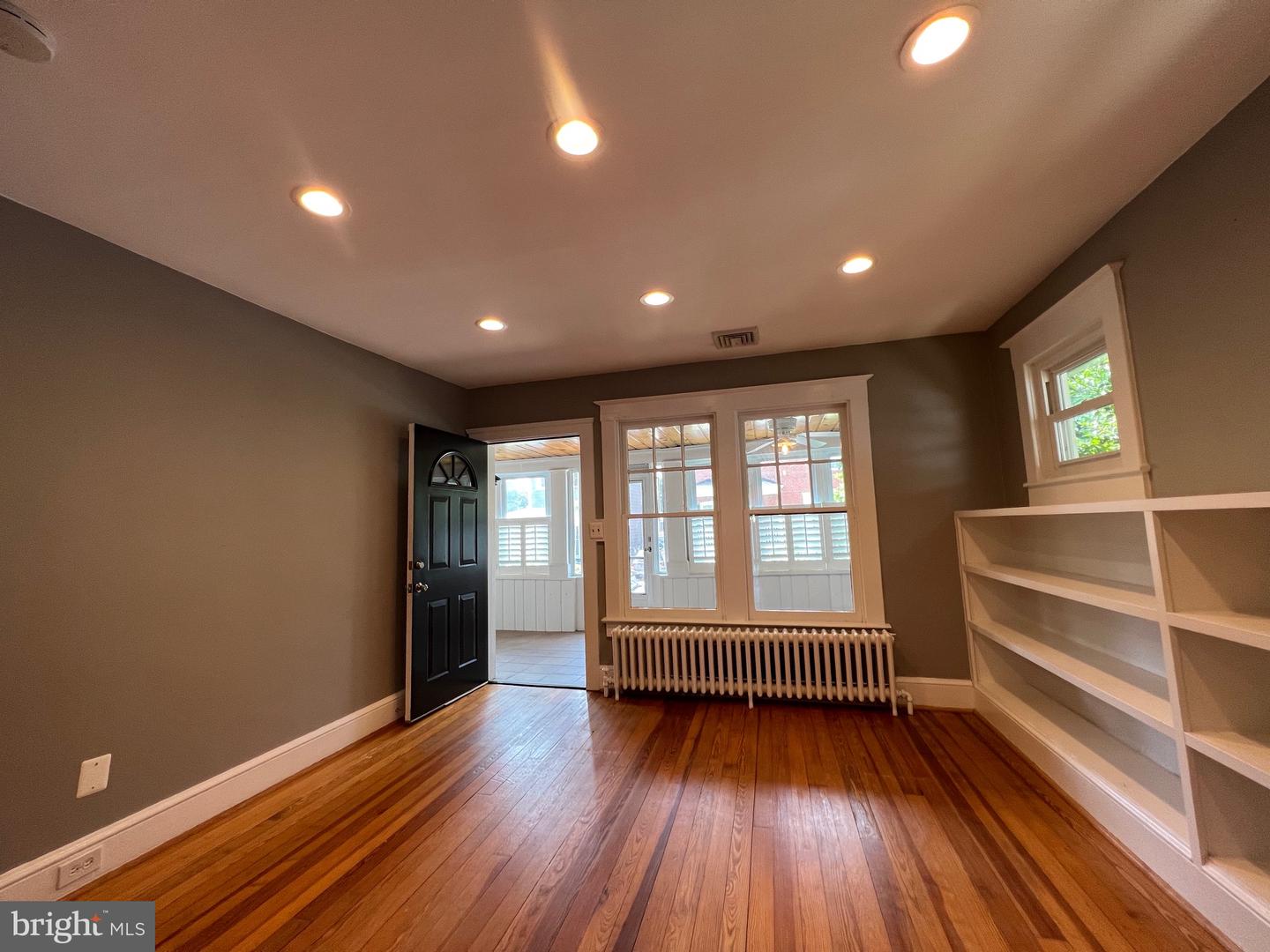 220 E DEL RAY AVENUE