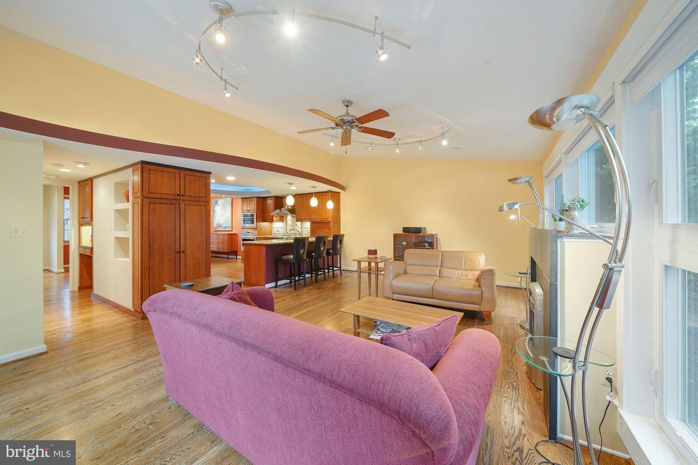 6156 BEACHWAY DRIVE