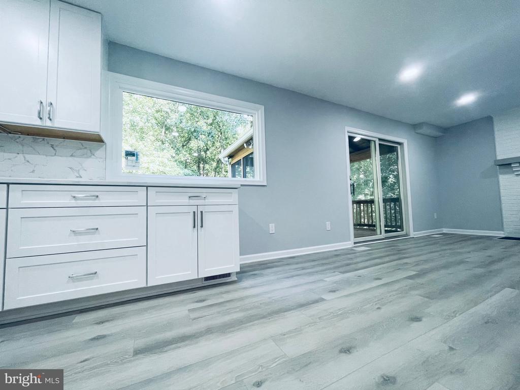 1129 EDWARD DRIVE