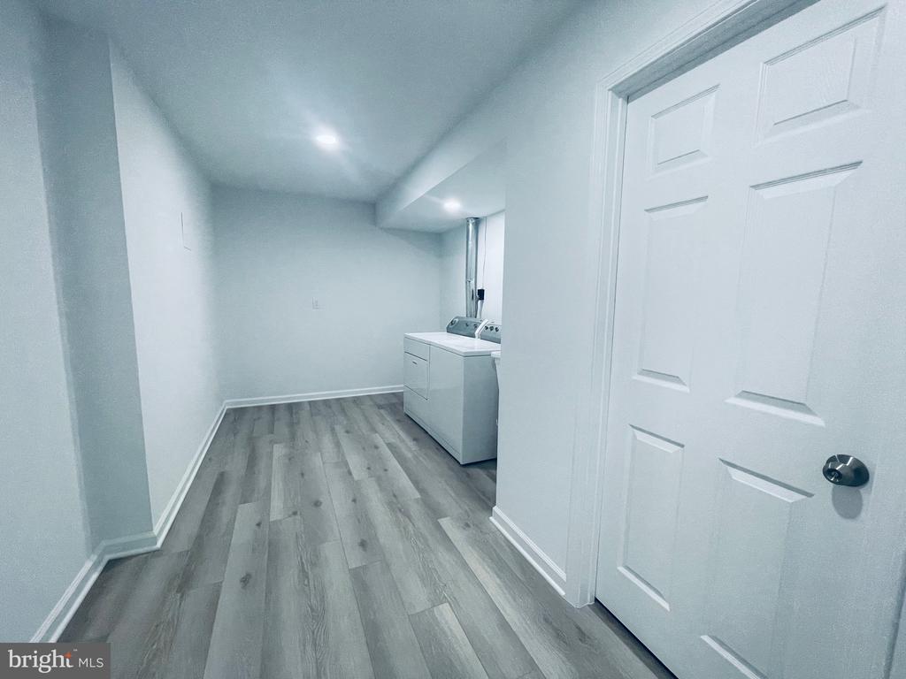 1129 EDWARD DRIVE