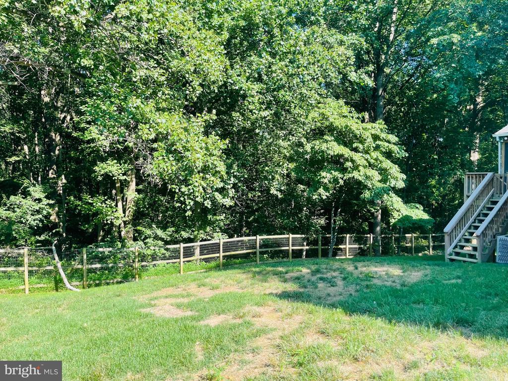 1129 EDWARD DRIVE