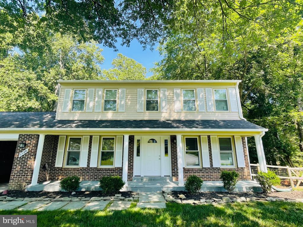 1129 EDWARD DRIVE