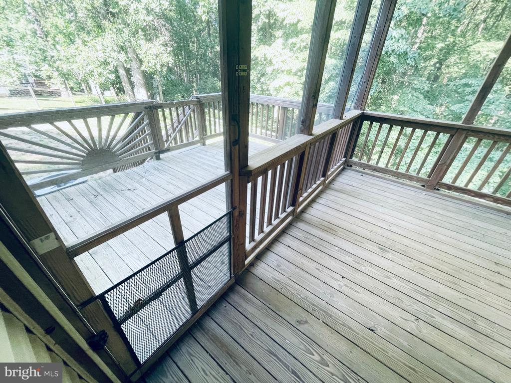 1129 EDWARD DRIVE