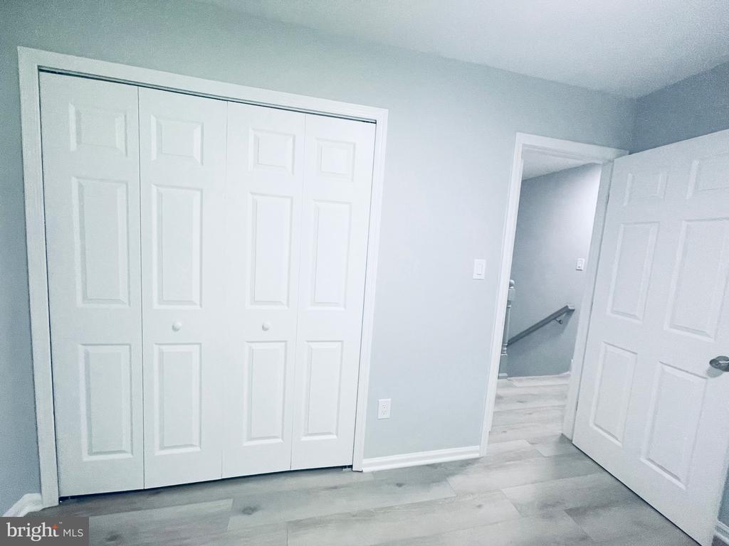 1129 EDWARD DRIVE
