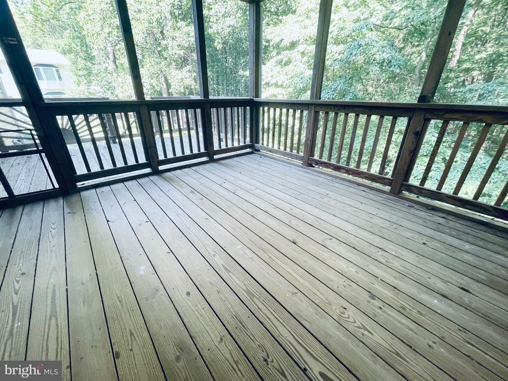 1129 EDWARD DRIVE