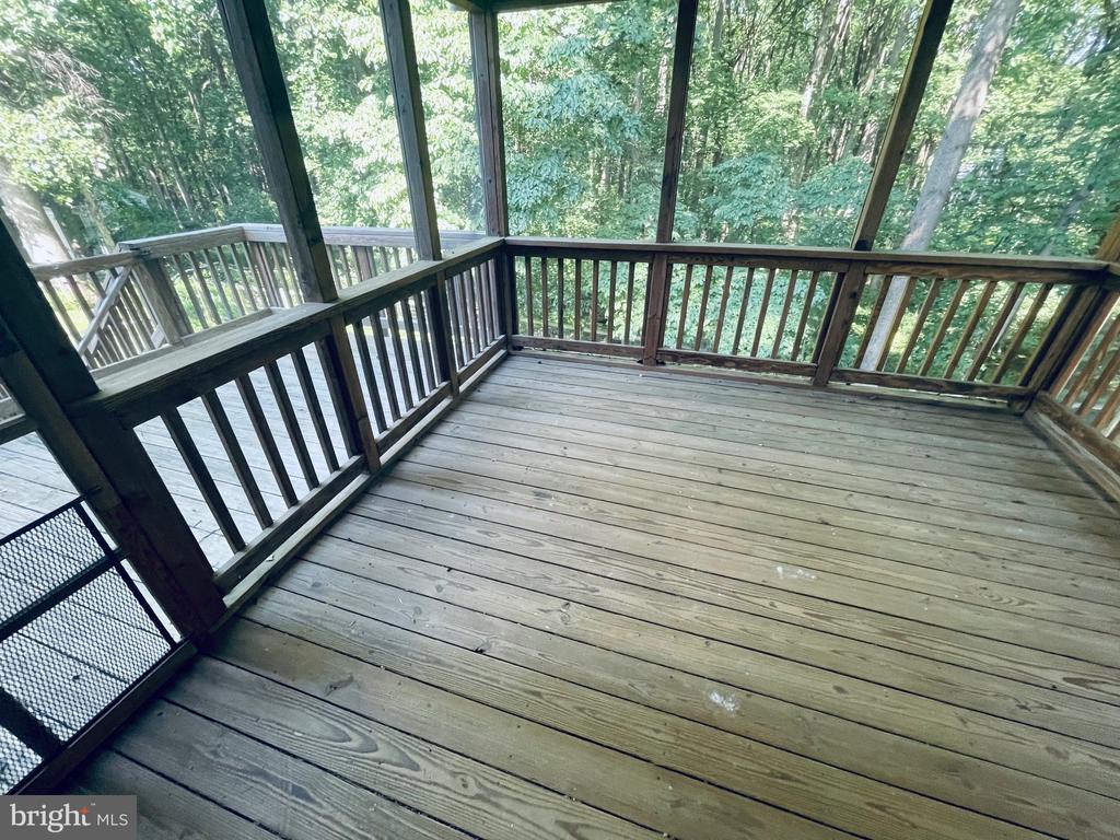 1129 EDWARD DRIVE
