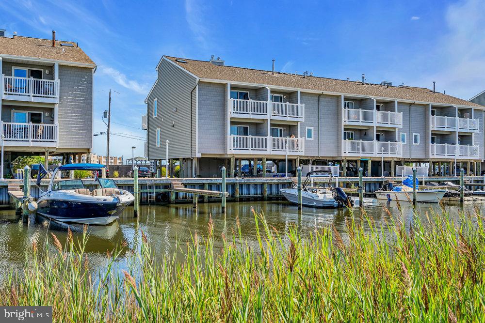 441 E BAY 9