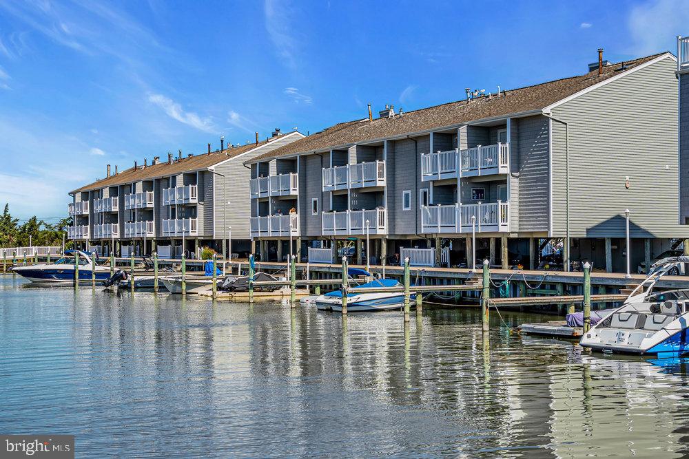 441 E BAY 9