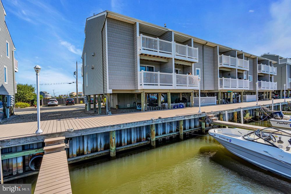 441 E BAY 9