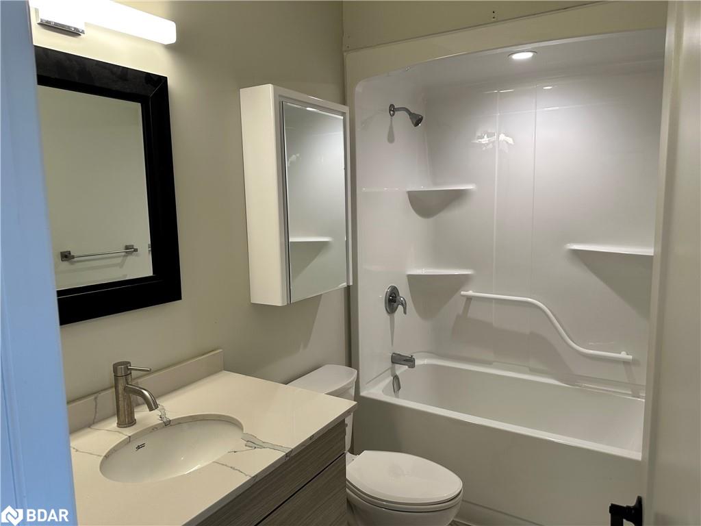 221-75 Barrie Road Unit: 221